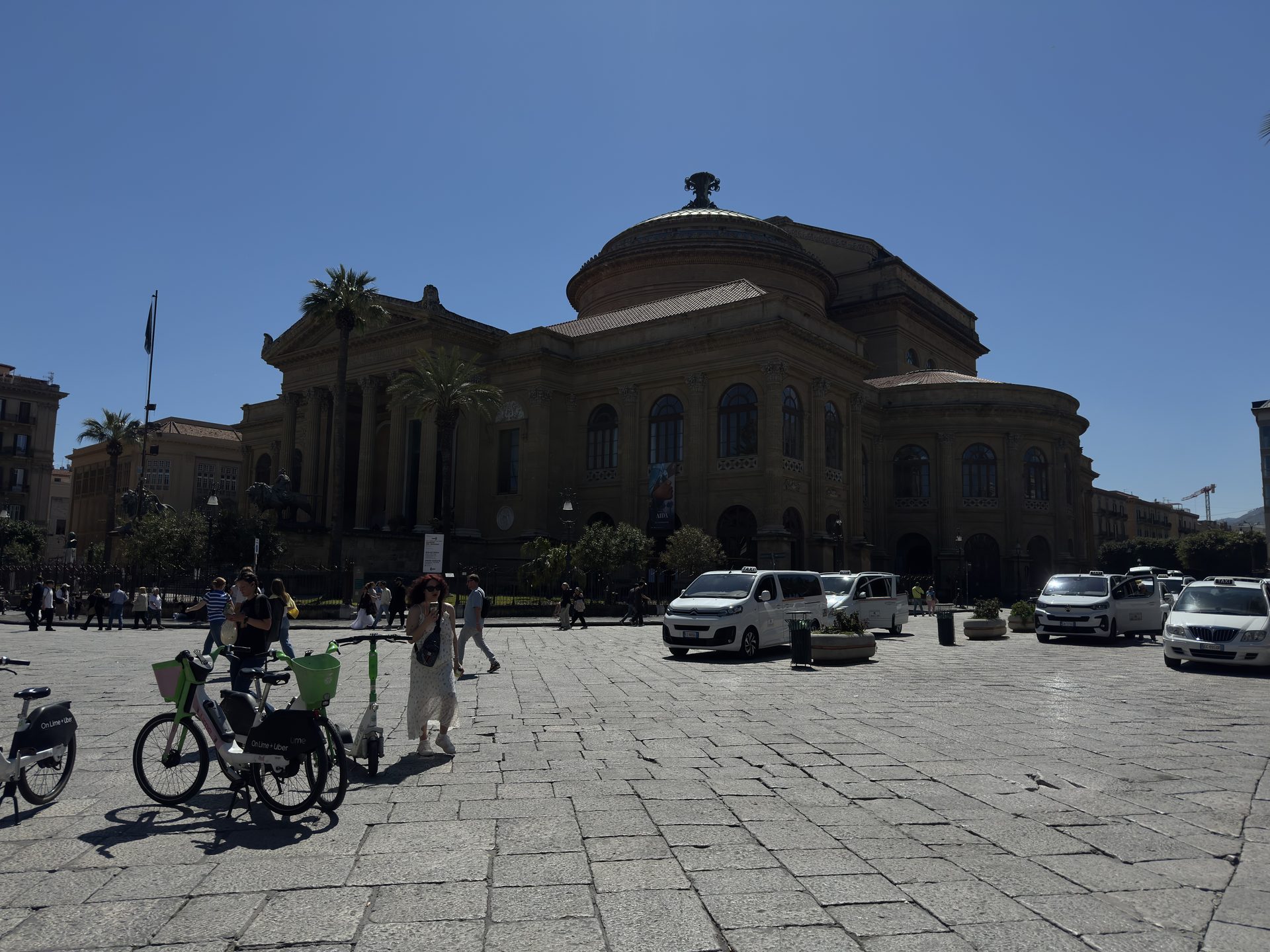 Teatro Massimo – największa opera we Włoszech – widziana od frontu w Palermo