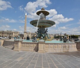 Place de la Concorde – fontanna i obelisk Fontanna z obeliskiem na Place de la Concorde