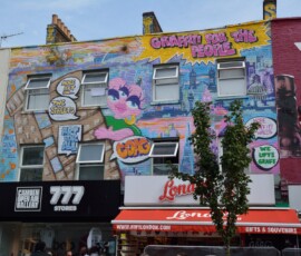 Camden – murale i graffiti Kolorowe murale i graffiti na kamienicach przy Camden Market