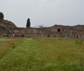 Pompeje – Wielka Palestra Wielki plac Wielkiej Palestry w Pompejach