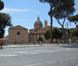 Fora Cesarskie – ruiny Ruiny For Cesarskich przy Via dei Fori Imperiali