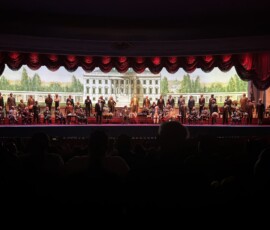 Hall of Presidents – wszyscy prezydenci USA Widowisko animatroniczne z figurami wszystkich prezydentów USA w Hall of Presidents