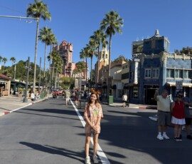 Marianna na głównej alei Hollywood Studios Marianna na głównej alei Hollywood Studios z Tower of Terror w tle