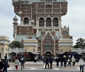 Tower of Terror w Tokyo DisneySea Tower of Terror – imponująca wiktoriańska budowla w American Waterfront Tokyo DisneySea