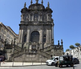 Kościół Clérigos w Porto Barokowy kościół Clérigos w Porto z charakterystyczną wieżą