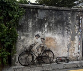 Mural Dzieci na rowerze w George Town Słynny mural Dzieci na rowerze Ernesta Zacharevica w George Town w Penang