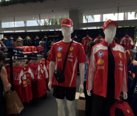 Gadżety Formuły 1 zespołu Ferrari Sklep z koszulkami i gadżetami Formuły 1 zespołu Ferrari w Singapurze